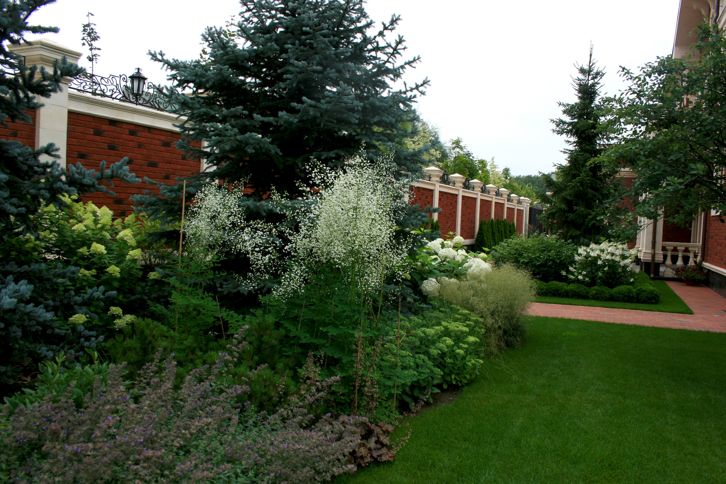 Сад с аурой