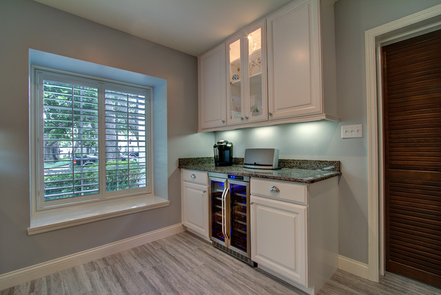 Modern Kitchen Remodel classique-bar-de-salon