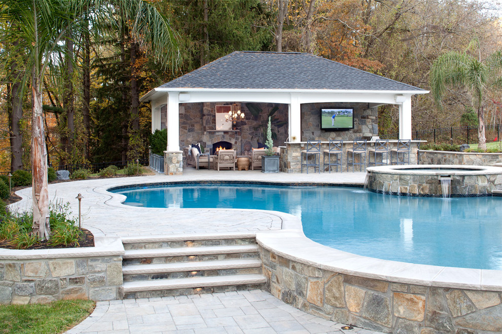 Transitional pool photo in Baltimore