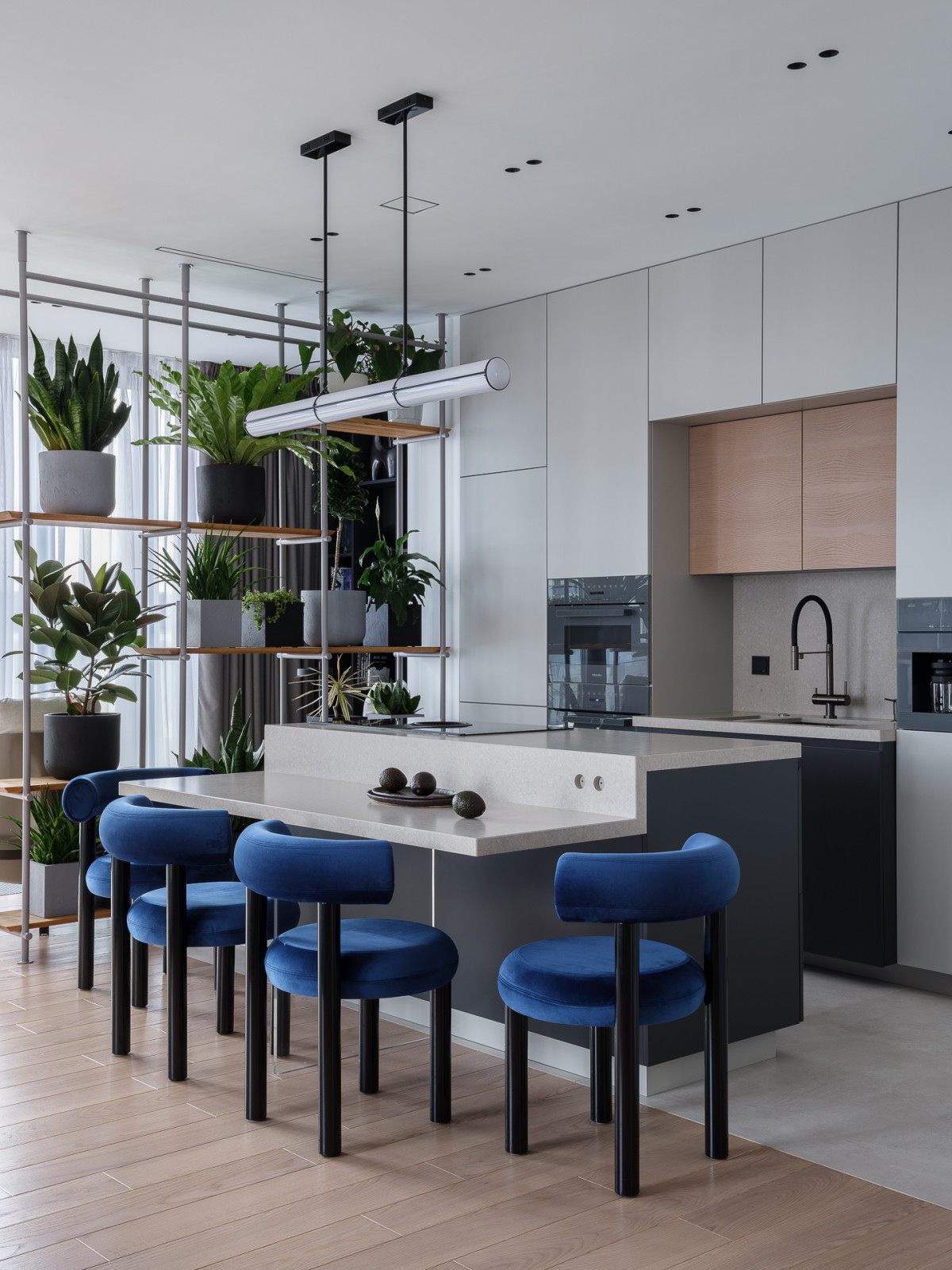 Апартаменты для молодой девушки в 100 м²