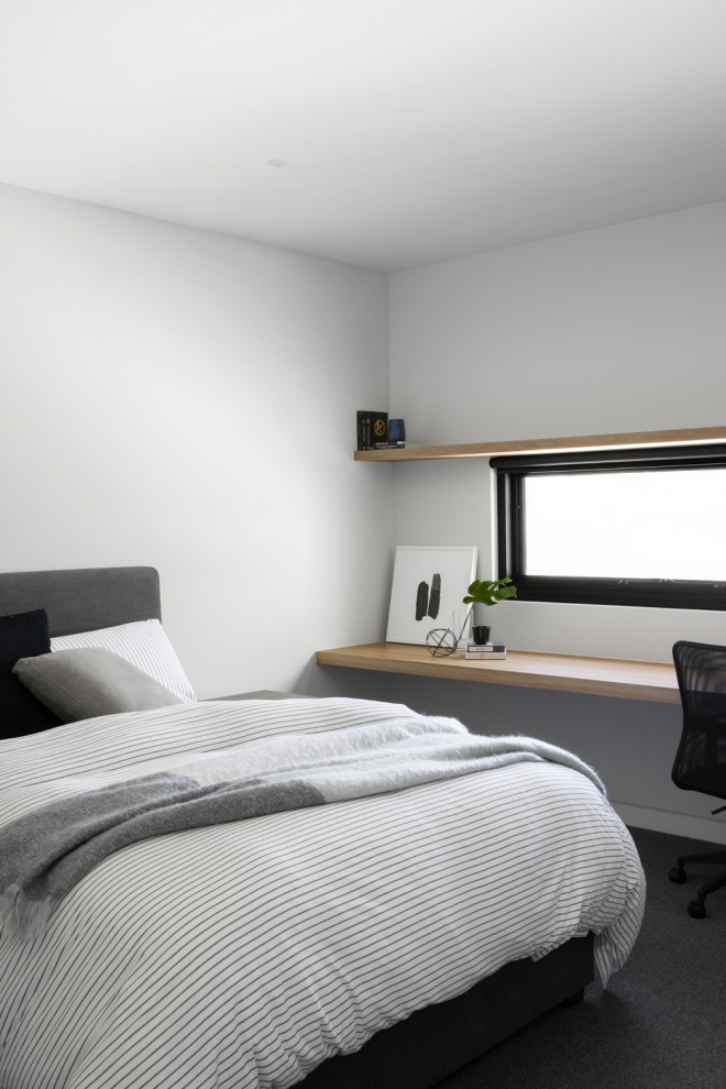 Идея дизайна: большая спальня в стиле модернизм с ковровым покрытием и серым полом