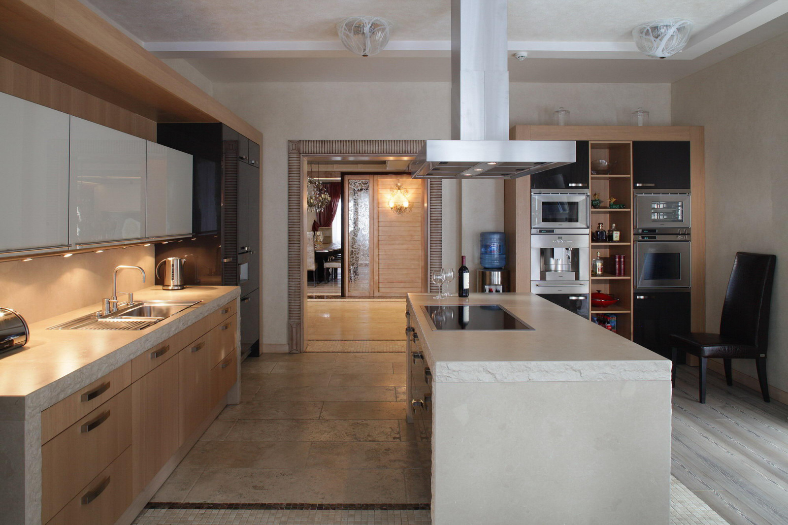 Дом в стиле неоклассика в коттеджном поселке Горки-6