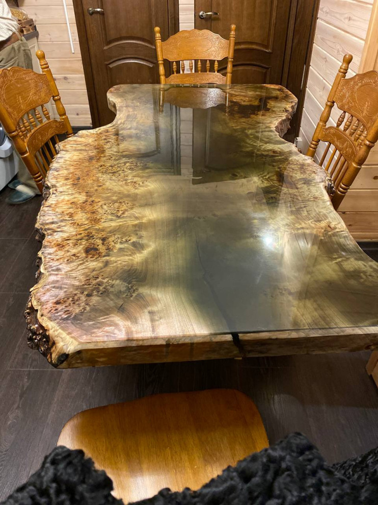 Обеденный стол из слэба капового тополя