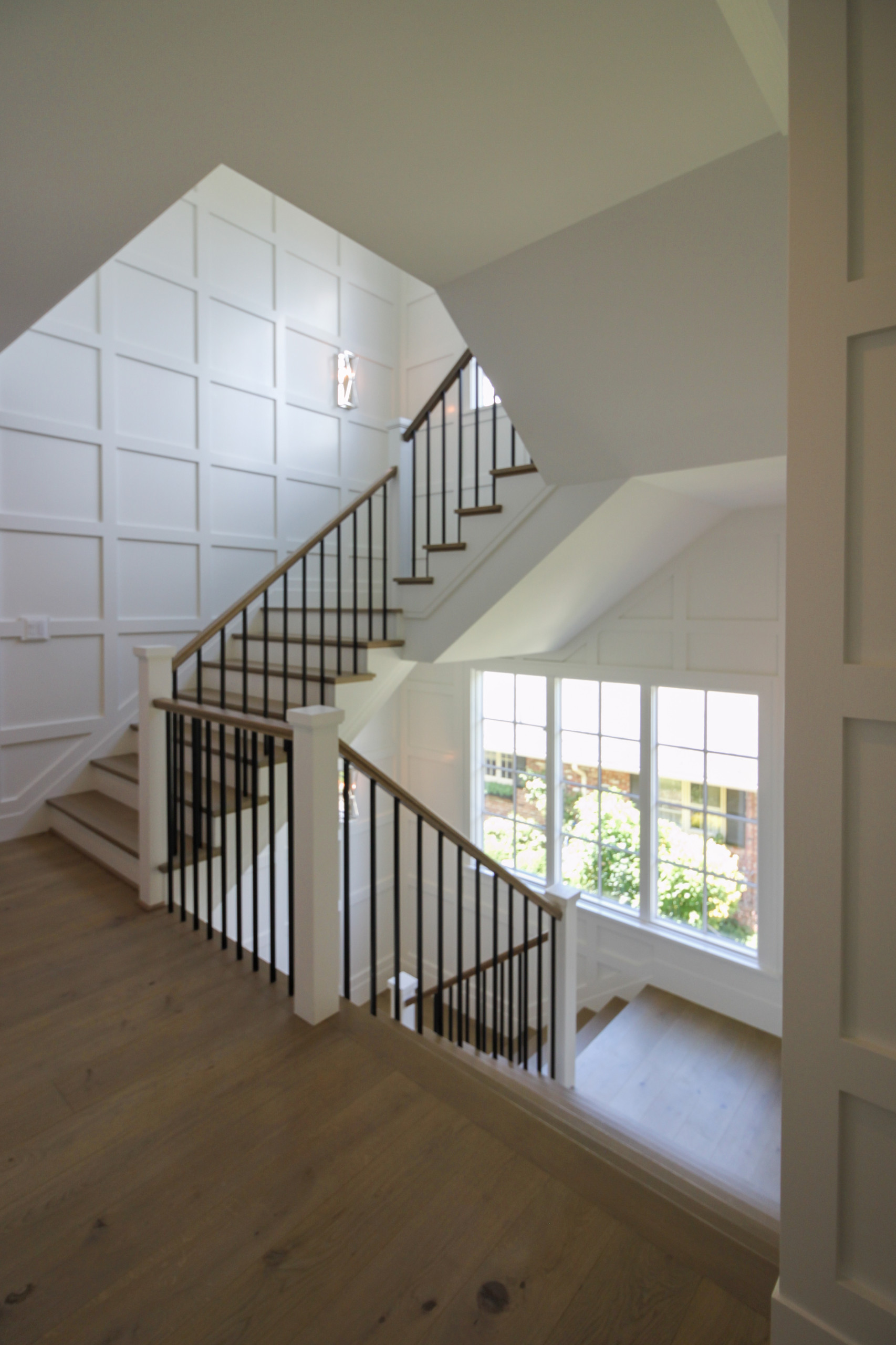 87_Welcoming and Functional Contemporary U-shaped Staircase, Arlington, VA 22207