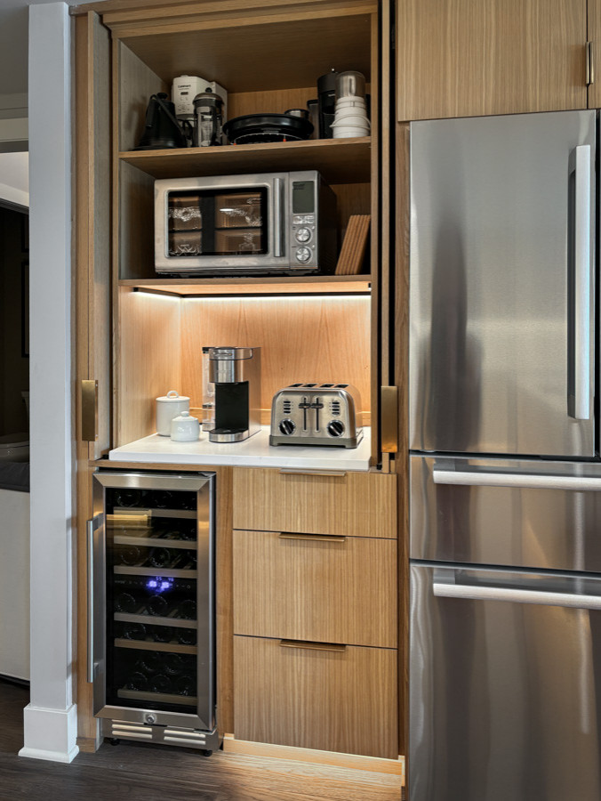 Okaukee Contemporary Kitchen