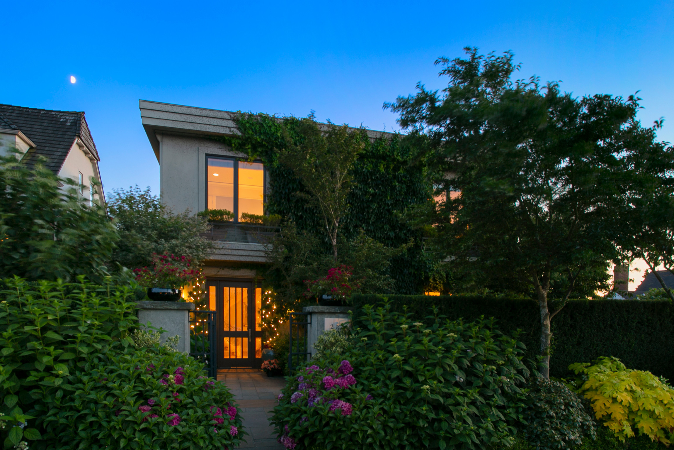 Custom Executive Home - Magnolia