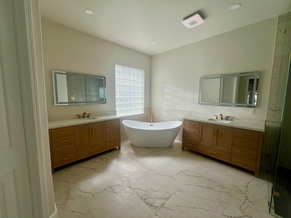 Timeless Elegance Bath in Fish Hawk