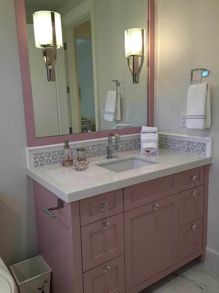 Home design - transitional home design idea in Orange County
