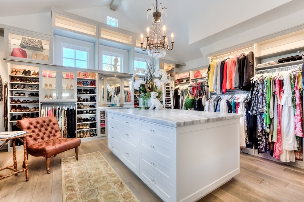 Example of a farmhouse closet design in Orange County