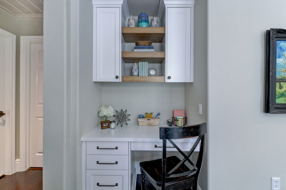 Transitional home design photo in Orange County