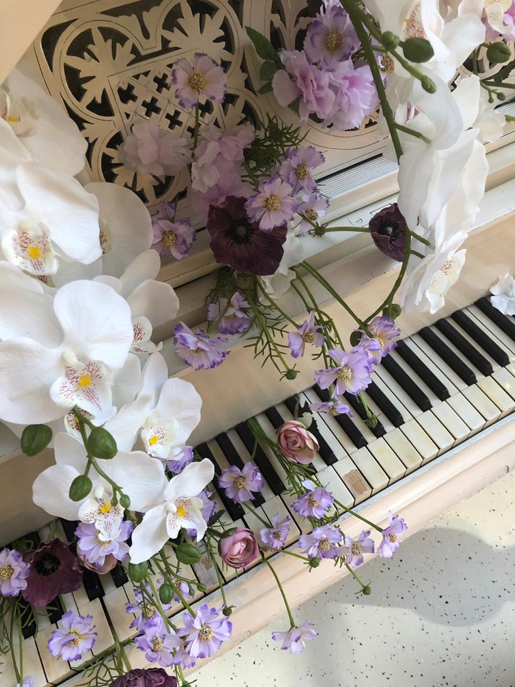 Антикварный рояль для ТЦ Dream House