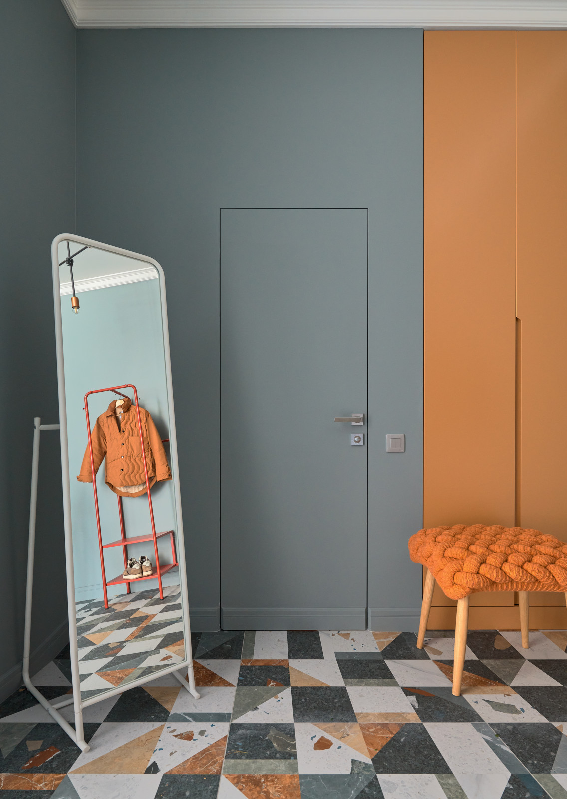 Яркая квартира 46м², Дизайнер Татьяна Нацвина: Публикация Elle Decoration