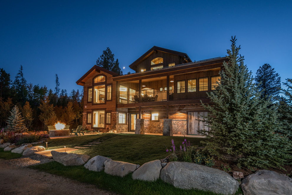 Country three-storey exterior in Denver.