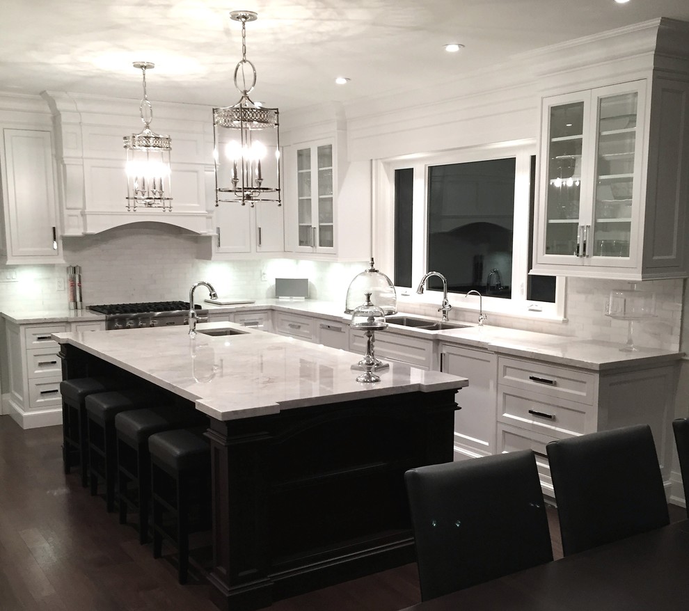 Transitional kitchen photo in Toronto