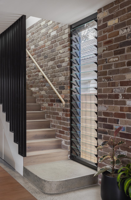 Twelve Black trendy-trappe