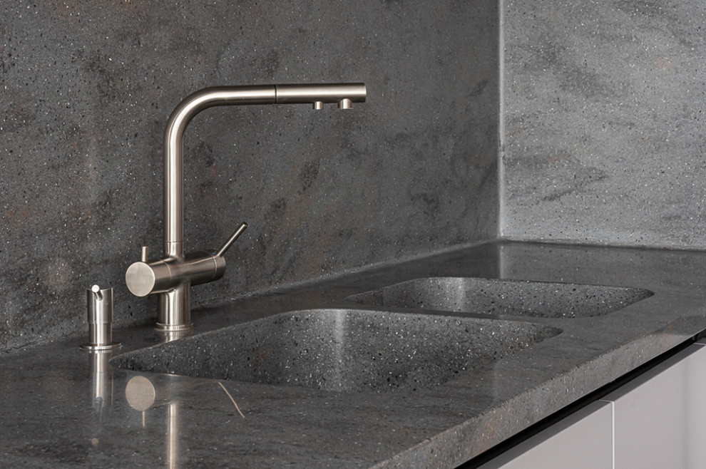 Столешница с литыми мойками в цвет