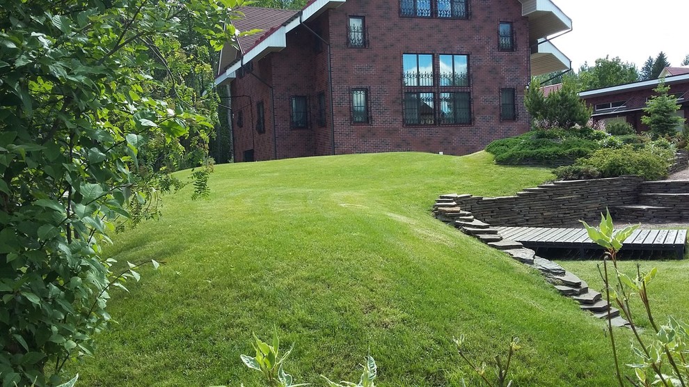 Сад  на холмах