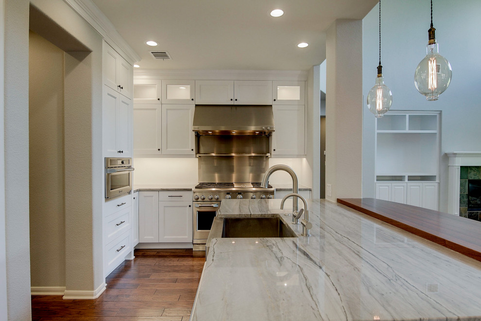 Inspiration for a transitional home design remodel in Austin