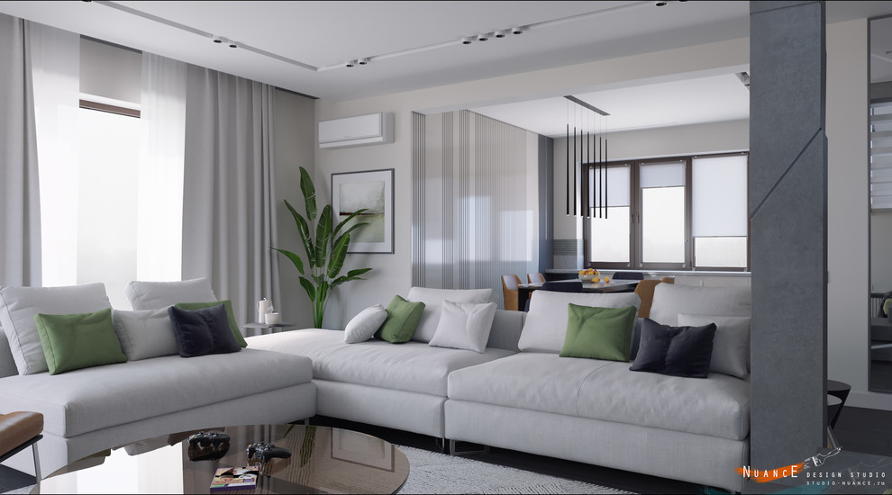 Объединенная гостиная-кухня с современной лестницей на 1 косоуре в загородном до