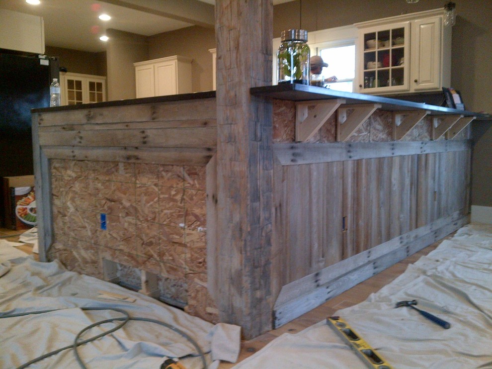 Mountain style kitchen photo in Cincinnati