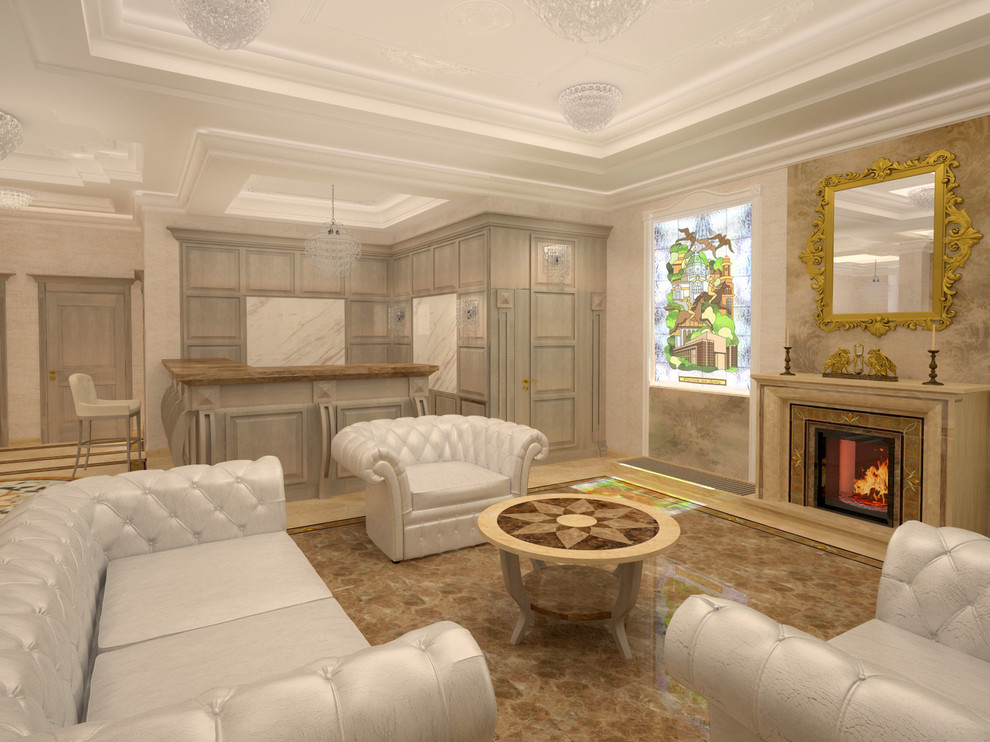 Главный холл гостиницы с витражами