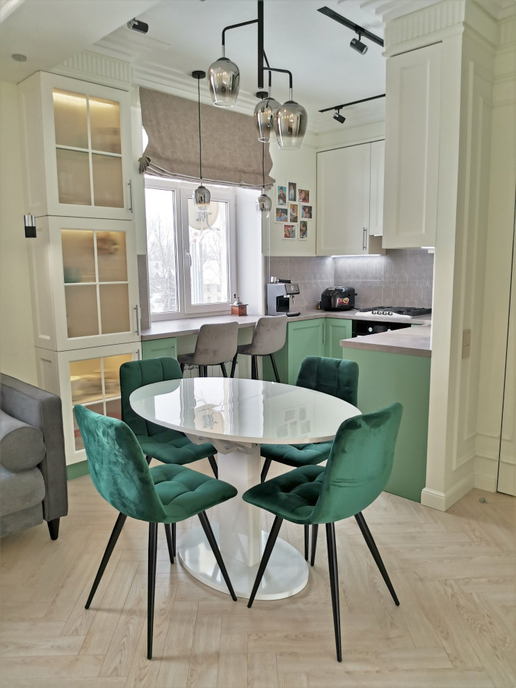 Реализованный проект кухни - гостиной площадью 18 м2.