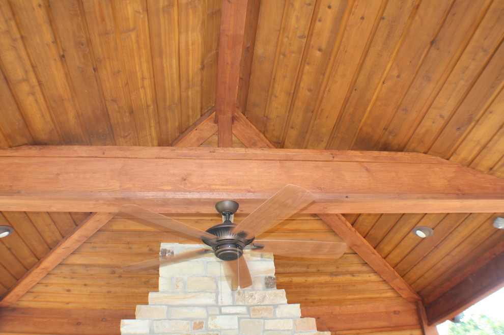Inspiration for a rustic home design remodel in Dallas