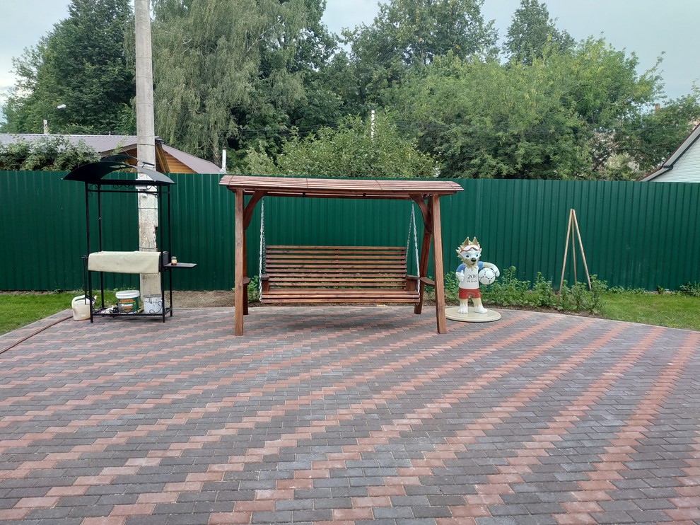 Садовые качели из дерева