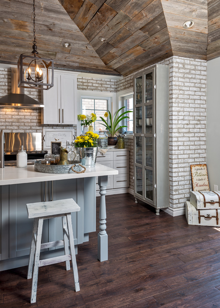 Mountain style kitchen photo in Toronto