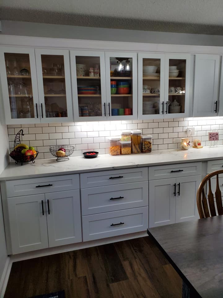 Kitchen - kitchen idea in Indianapolis