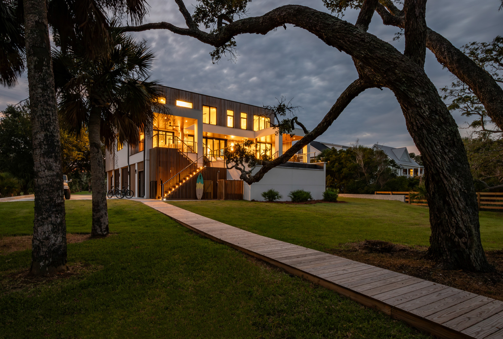 Island organic modern