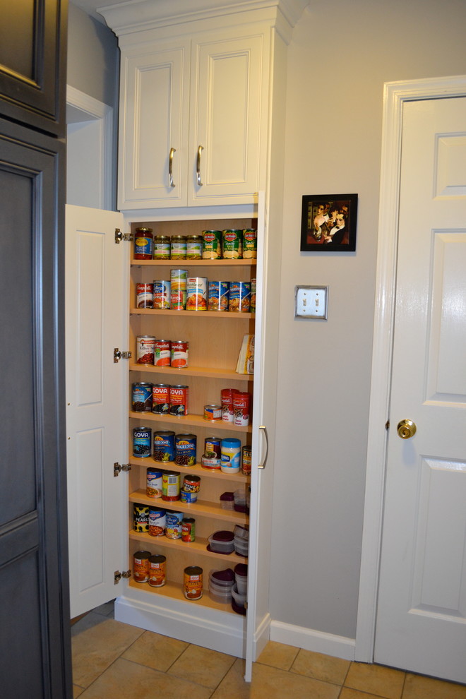 Example of a transitional kitchen design in Baltimore