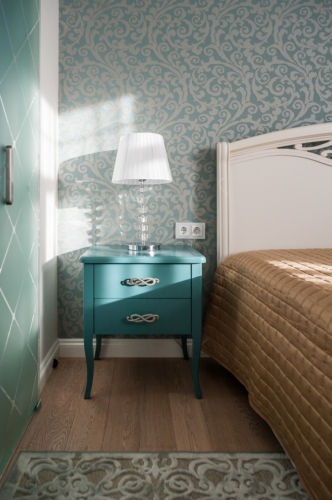 Загородный дом с розовой столовой