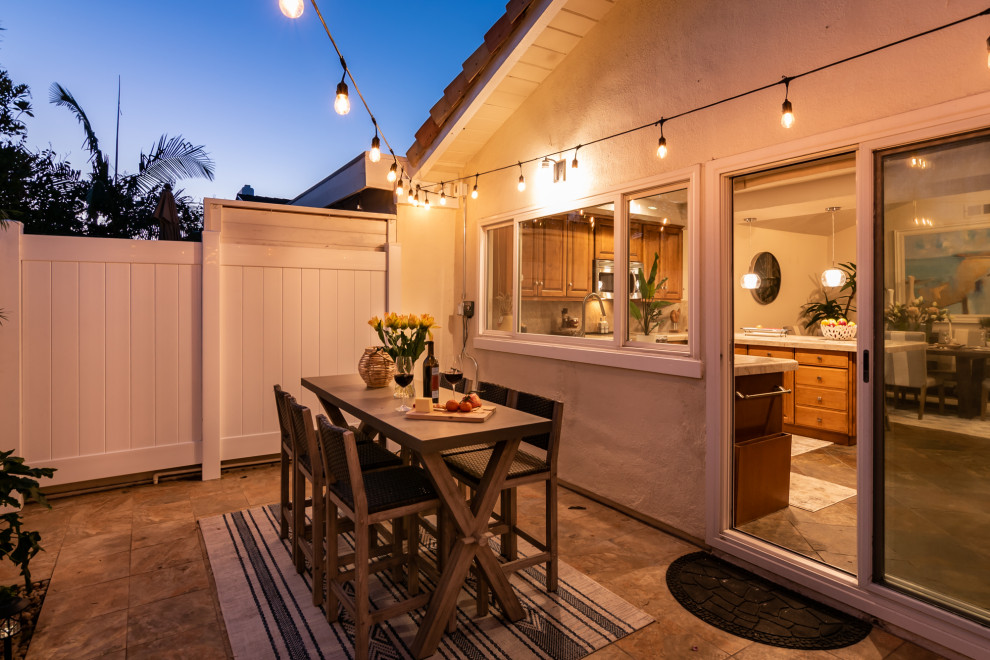 Design ideas for a classic patio in San Diego.