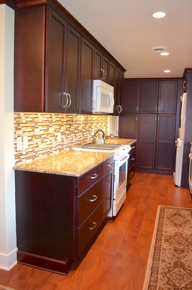 Transitional kitchen photo in Grand Rapids