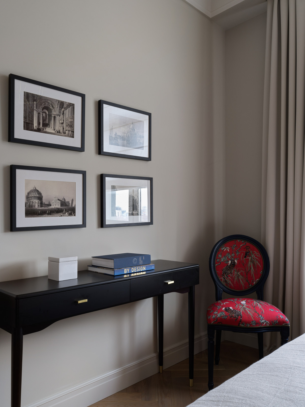 Яркая квартира с классическими элементами