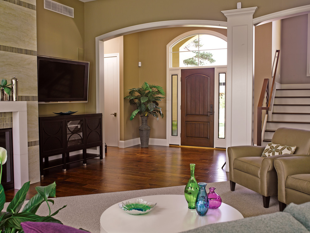 Entryway - mid-sized rustic entryway idea in Tampa