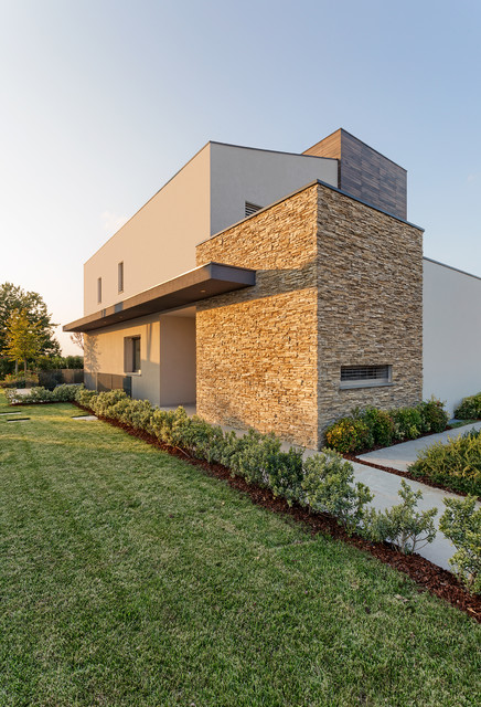 Casa Ozzano contemporary-exterior