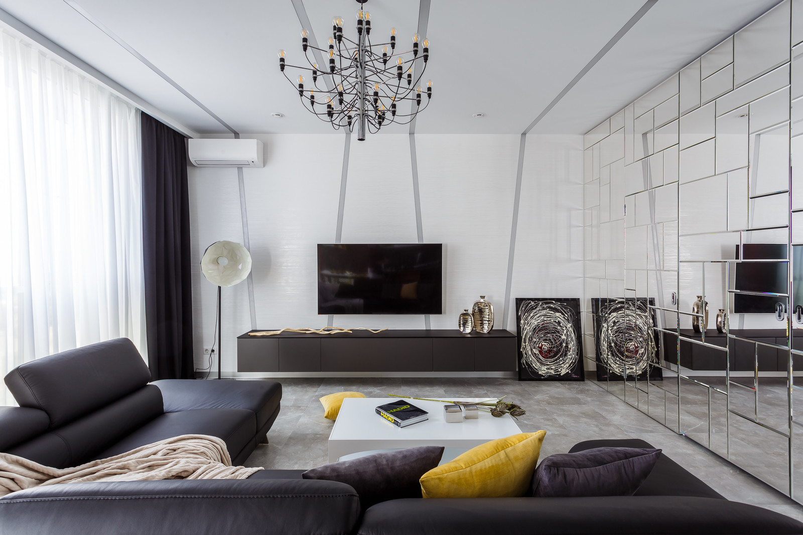 Фото гостиной реализованного проекта квартиры ЖК "Адмирал".