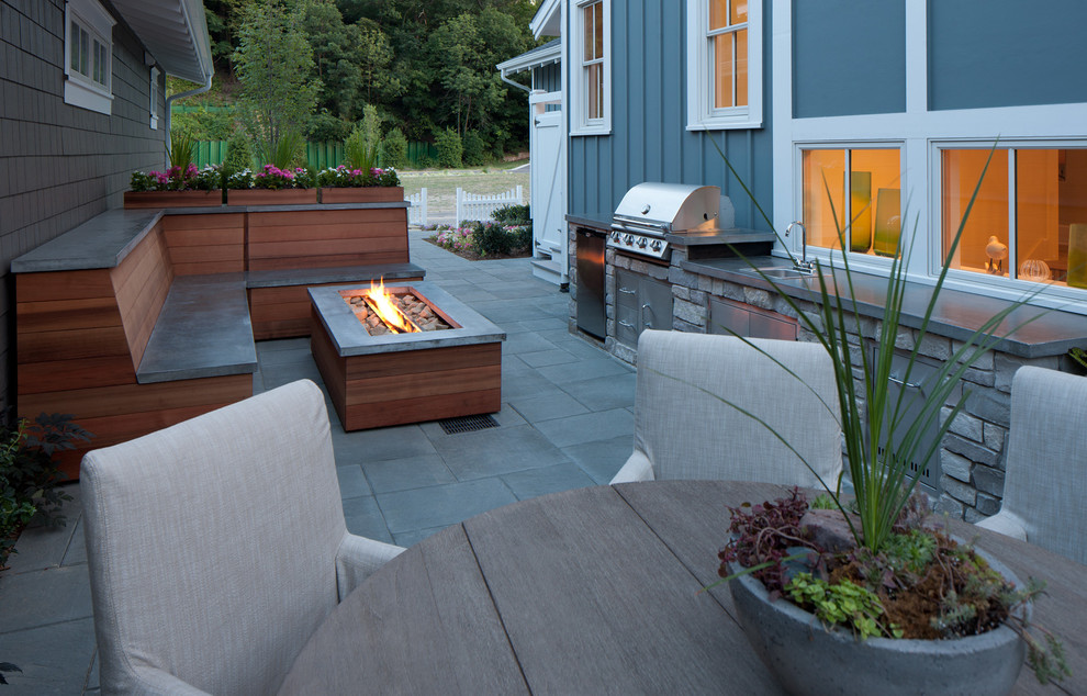 Inspiration for a contemporary patio in Grand Rapids.