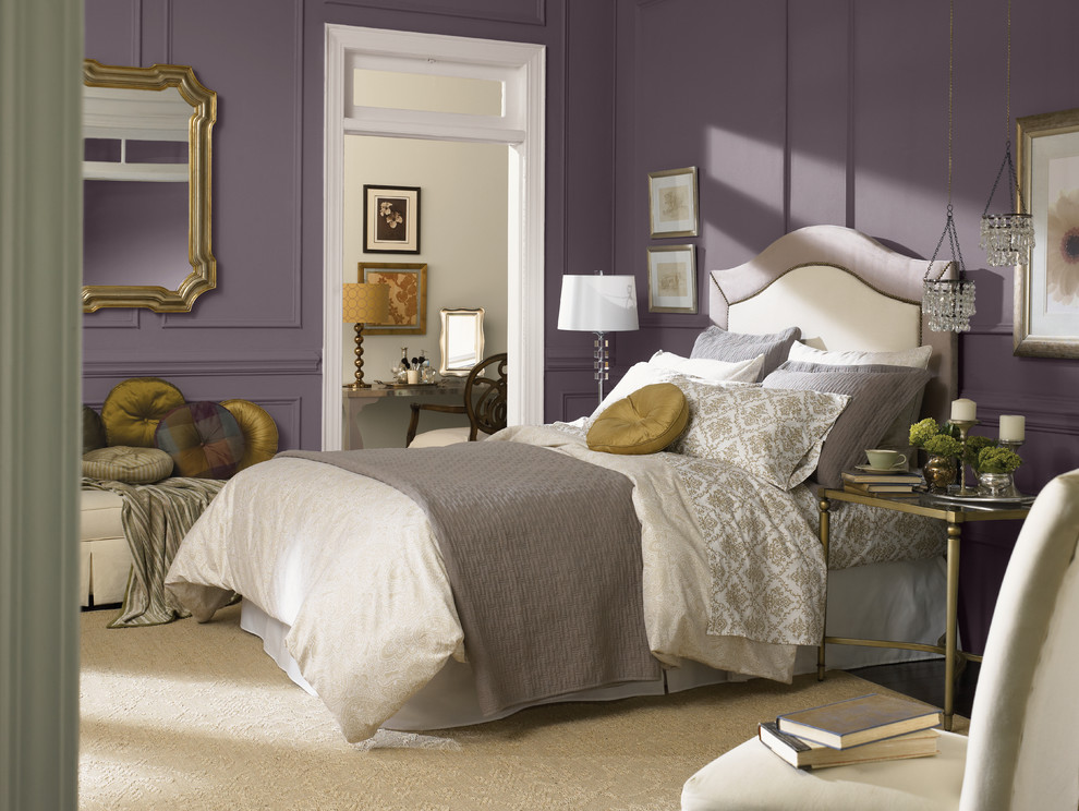 Example of a classic bedroom design in Columbus