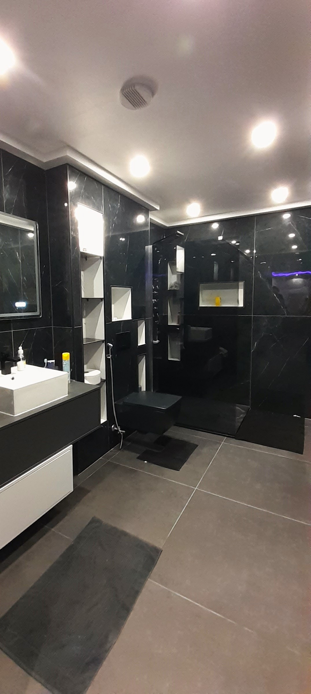 Maison contemporaine de 500m2. Conception des intérieurs