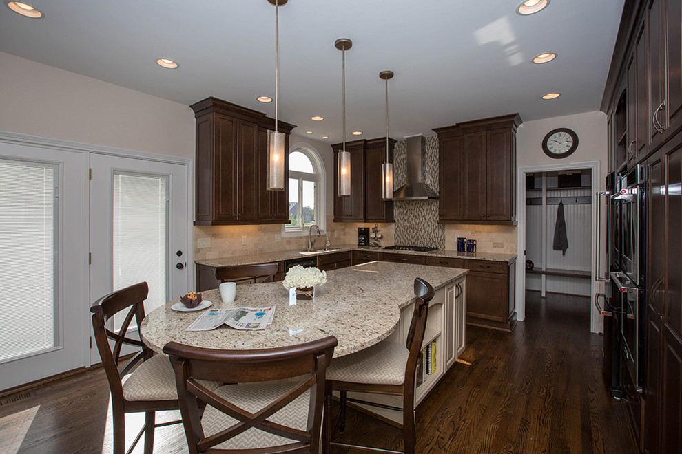 Home design - transitional home design idea in Cincinnati