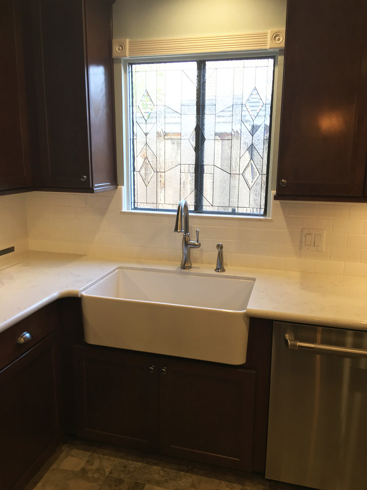Kitchen - transitional kitchen idea
