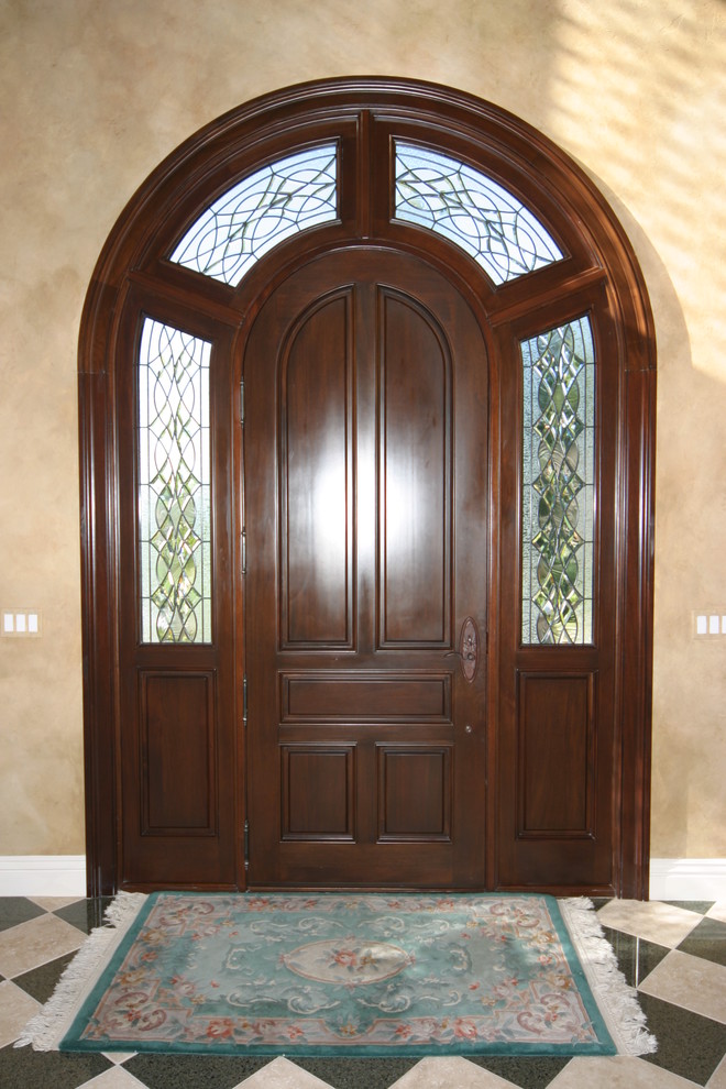 Entryway - entryway idea in Orange County