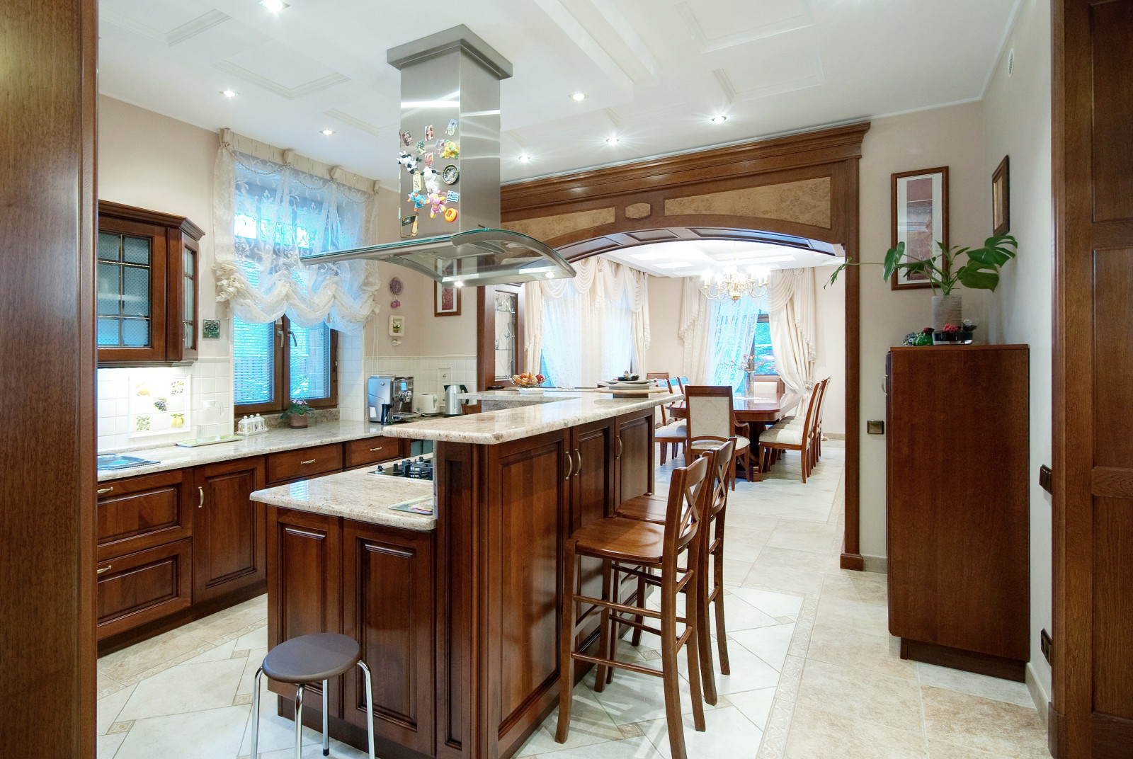 Дизайн интерьера загородного дома в Мельничном ручье