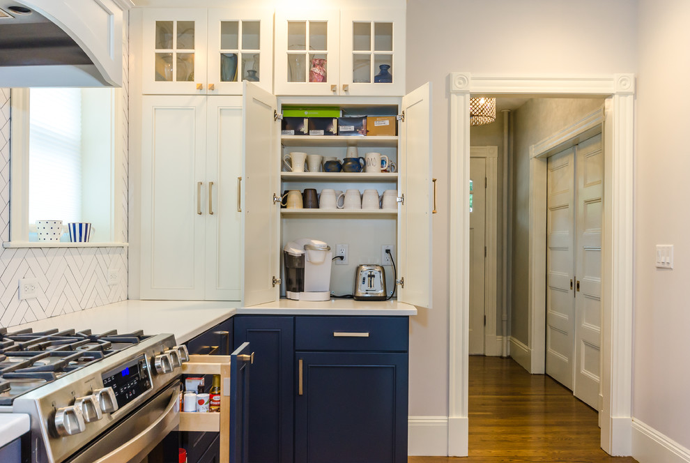 Transitional home design photo in Boston