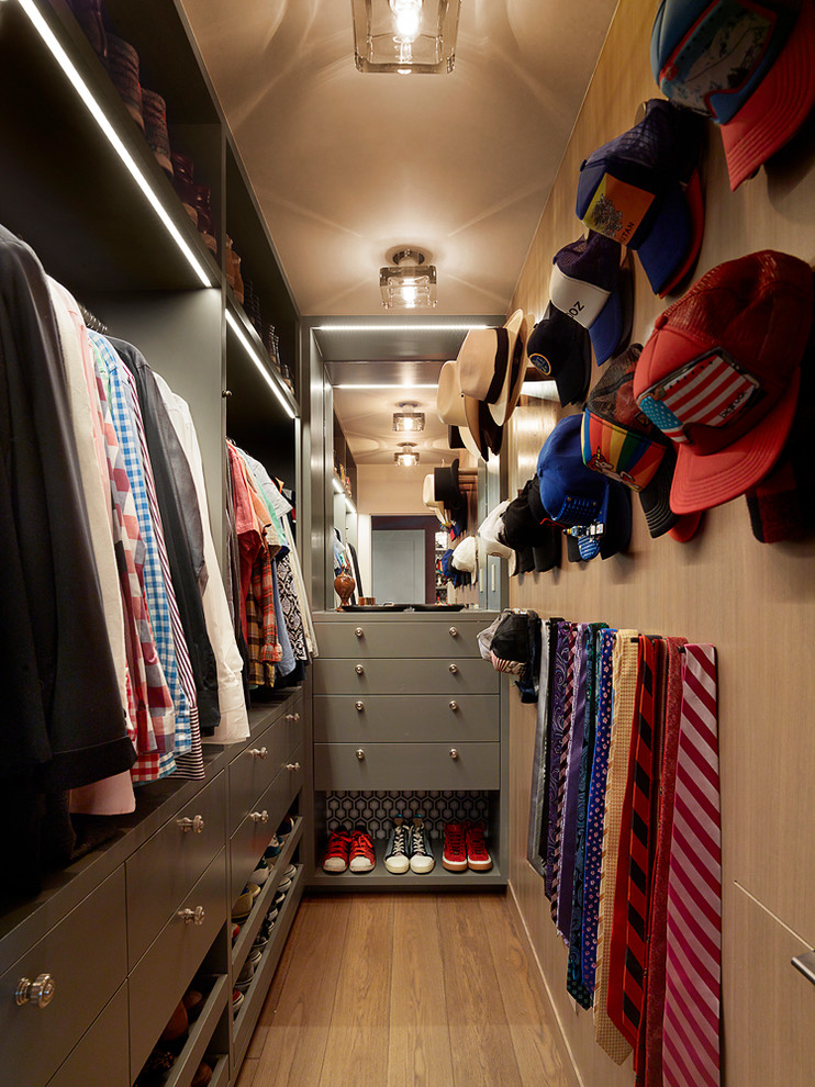 Design ideas for an eclectic storage and wardrobe in San Francisco.