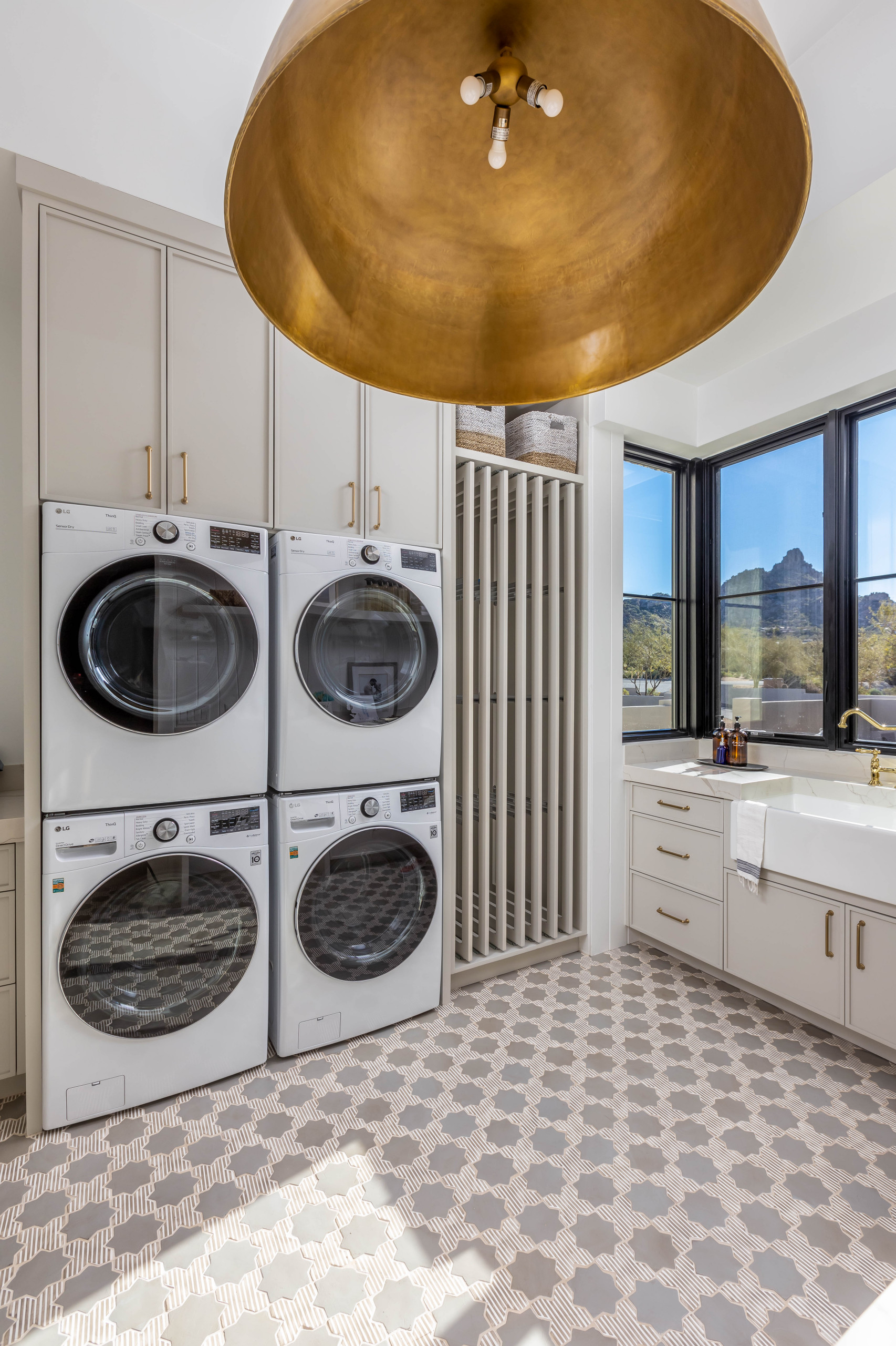 Designing the Perfect Laundry Room - Lewis & Weldon Custom Design Builder