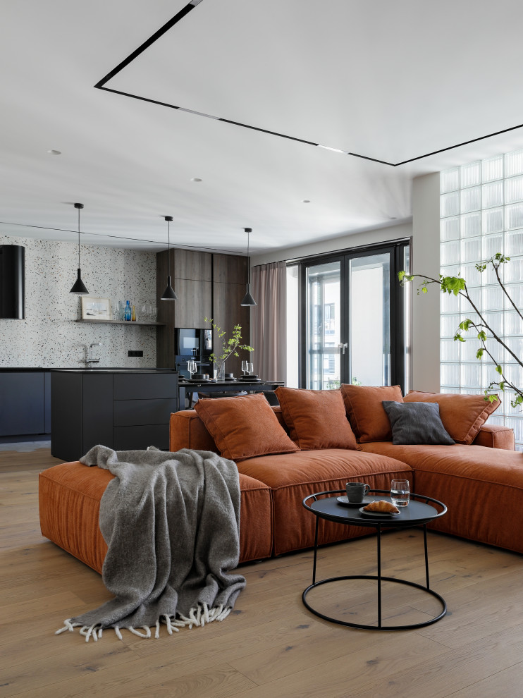 Квартира со стеклянной стеной и терраццо